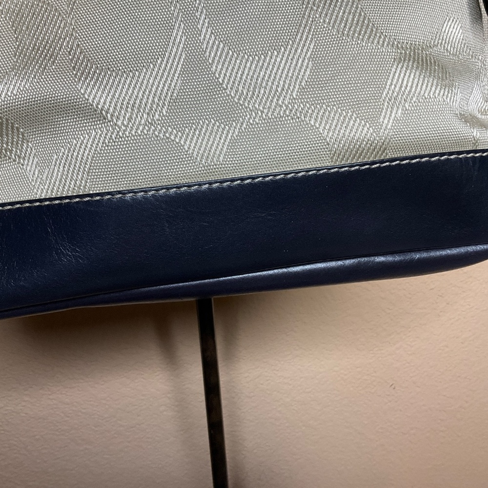 Coach Signature Hampton Cargo Pocket 10894 Navy Trim Double Turnlock Bag - Picture 11 of 13